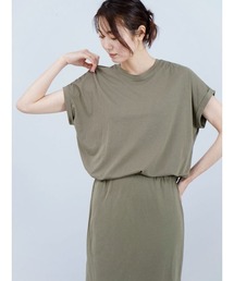 YORT（ヨート）の「ラウンドネックロールアップTシャツ（Tシャツ/カットソー）」