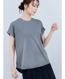 ラウンドネックロールアップTシャツ