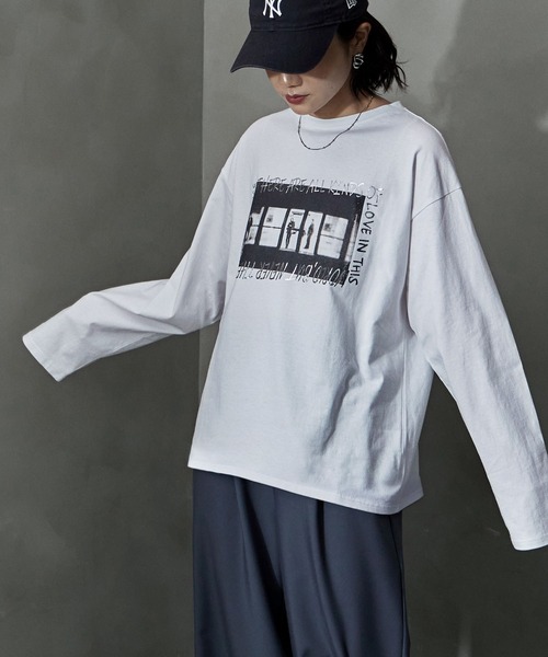 etoll.(エトル)の「フォトプリント×シルバー箔オーバーサイズロングTシャツ(Tシャツ/カットソー・レディース・オフホワイト/チャコールグレー・FREE)」の3枚目の写真
