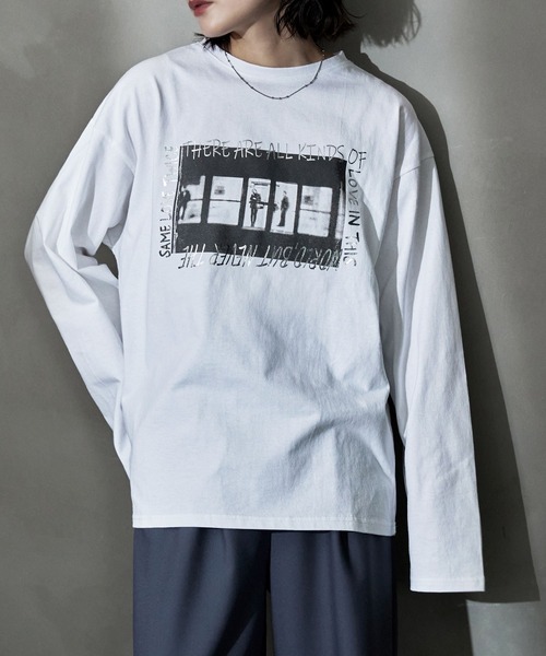 etoll.(エトル)の「フォトプリント×シルバー箔オーバーサイズロングTシャツ(Tシャツ/カットソー・レディース・オフホワイト/チャコールグレー・FREE)」の4枚目の写真