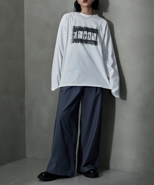 etoll.(エトル)の「フォトプリント×シルバー箔オーバーサイズロングTシャツ(Tシャツ/カットソー・レディース・オフホワイト/チャコールグレー・FREE)」の8枚目の写真