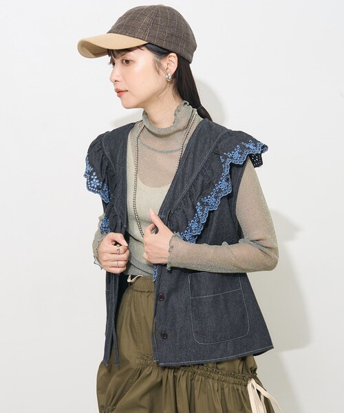 フリークスストア　デニムフリルカラー刺繍ベスト　ブルー　新品　本日お昼まで FREAK'S STORE（フリークスストア）の「デニムフリルカラー刺繍