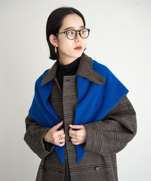 hwyl（ヒュイル）の「トライアングルニットストール（ストール