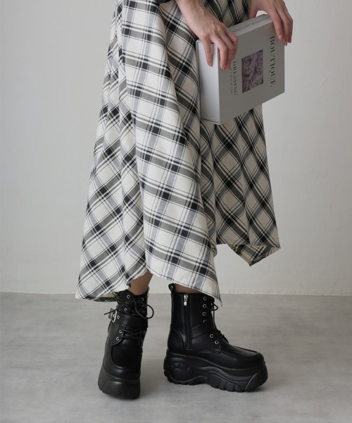 DEMETER（デメテル）の「軽量 厚底ソール レースアップ スニーカーブーツ（ブーツ・レディース・ホワイト/ブラック・M/L/S/LL）」の20枚目の写真