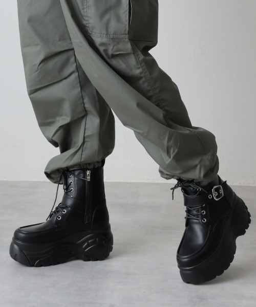 DEMETER（デメテル）の「軽量 厚底ソール レースアップ スニーカーブーツ（ブーツ・レディース・ホワイト/ブラック・M/L/S/LL）」の4枚目の写真