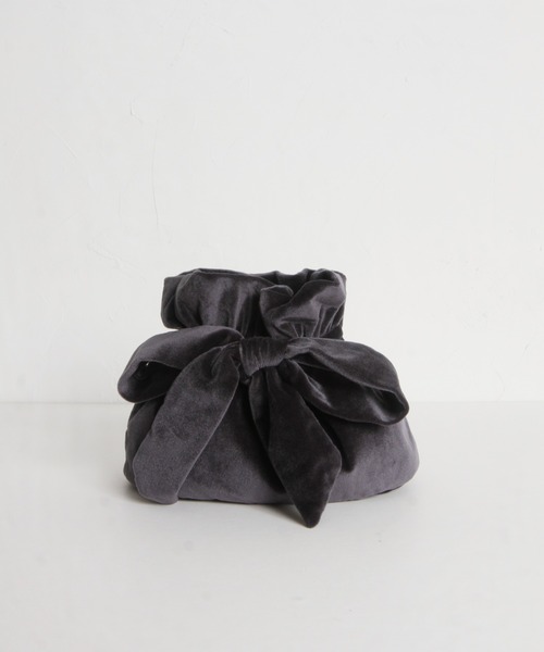 tocco closet（トッコ　クローゼット）の「【ZOZO限定】ベロアリボン巾着バッグ（ショルダーバッグ・レディース・グレー/ブラック/ワイン・M）」の12枚目の写真