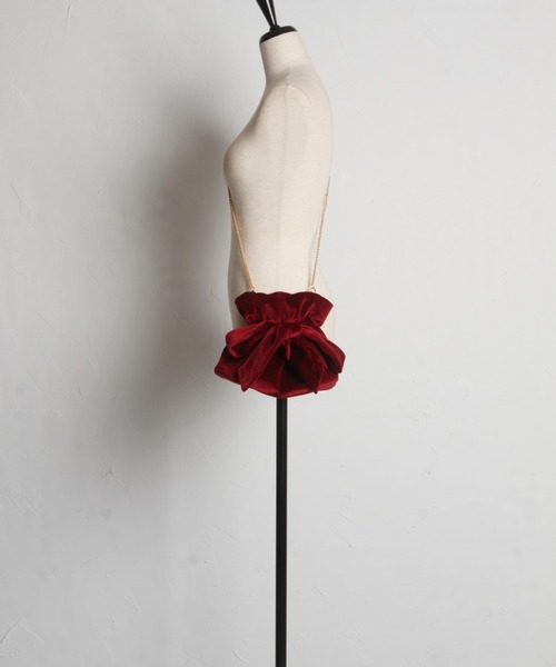 tocco closet（トッコ　クローゼット）の「【ZOZO限定】ベロアリボン巾着バッグ（ショルダーバッグ・レディース・グレー/ブラック/ワイン・M）」の18枚目の写真