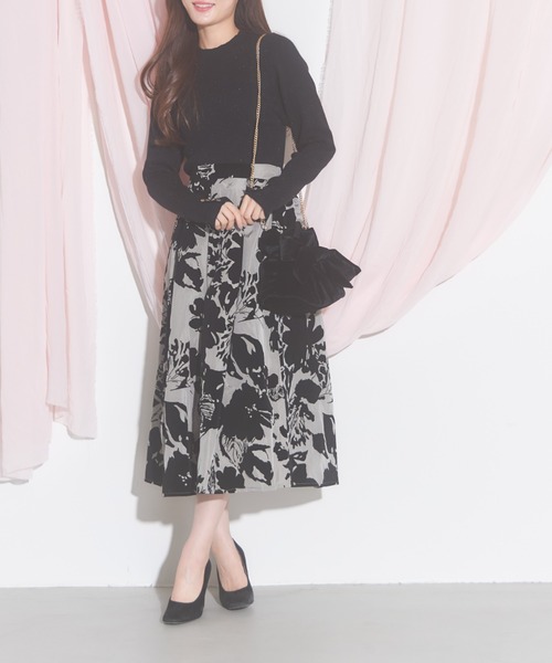 tocco closet（トッコ　クローゼット）の「【ZOZO限定】ベロアリボン巾着バッグ（ショルダーバッグ・レディース・グレー/ブラック/ワイン・M）」の5枚目の写真