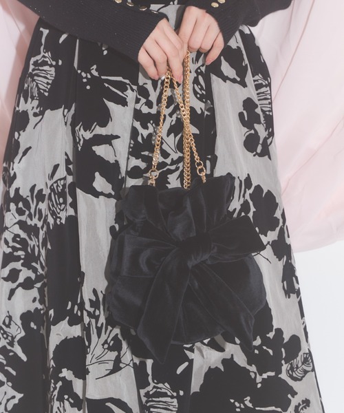 tocco closet（トッコ　クローゼット）の「【ZOZO限定】ベロアリボン巾着バッグ（ショルダーバッグ・レディース・グレー/ブラック/ワイン・M）」の8枚目の写真