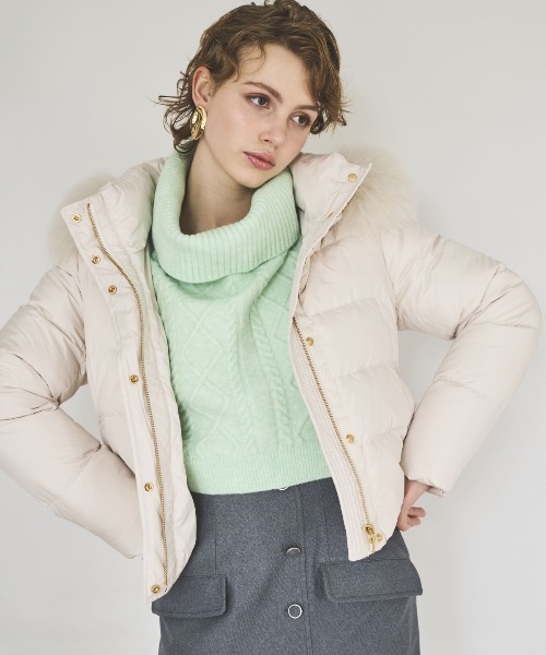 ♡アンドクチュール♡新品タグ付き♡ベージュ♡FOXファーダウンジャケット♡ダウン AND COUTURE（アンドクチュール）の「FOXファー付きショート