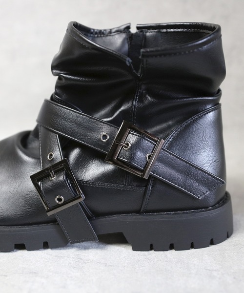 8(eight)(エイト)の「ショートドレープクロスベルトブーツ(ブーツ・メンズ・ブラック・25.5cm/26.0cm/26.5cm/27.0cm/25.0cm/28.0cm)」の4枚目の写真