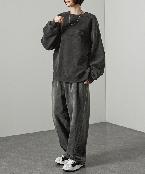 Alfred Alex(アルフレッドアレックス)の「【Alfred Alex】ヴィンテージメイクデザイン ケミカルウォッシュダメージパッチロゴスウェット(スウェット・メンズ・ブルー/ブラック/グレイッシュベージュ・M/L)」の10枚目の写真