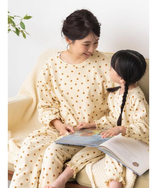 Et grenier by Samansa Mos2（エグルニエバイサマンサモスモス）の「ドット柄袖シャーリングトップス(kids)（ルームウェア/パジャマ・キッズ・グレー/キャメル・大(L)/中(M)）」の14枚目の写真