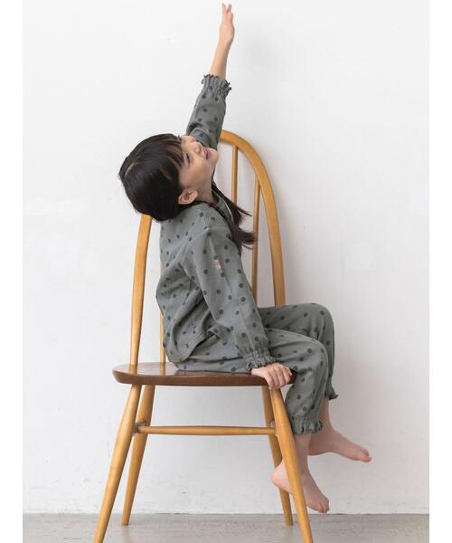 Et grenier by Samansa Mos2（エグルニエバイサマンサモスモス）の「ドット柄袖シャーリングトップス(kids)（ルームウェア/パジャマ・キッズ・グレー/キャメル・大(L)/中(M)）」の21枚目の写真