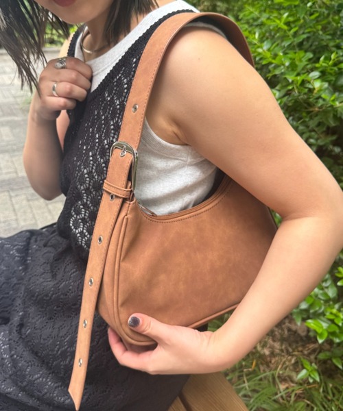 CIAOPANIC TYPY（チャオパニックティピー）の「バックルワンハンドルBAG（トートバッグ・レディース・バーガンディー/シルバー/ブラック/ブラック系その他/ライトブラウン/アイボリー・ONE SIZE）」の4枚目の写真