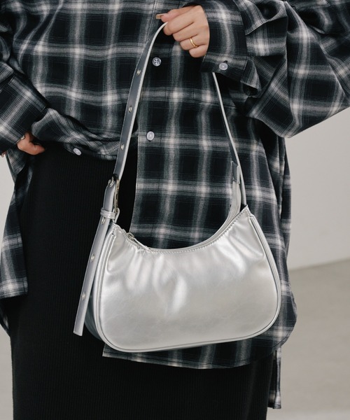 CIAOPANIC TYPY（チャオパニックティピー）の「バックルワンハンドルBAG（トートバッグ・レディース・バーガンディー/シルバー/ブラック/ブラック系その他/ライトブラウン/アイボリー・ONE SIZE）」の8枚目の写真