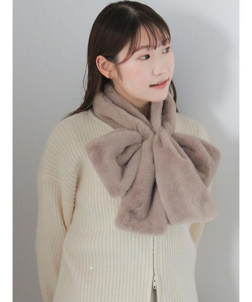 ehka sopo(エヘカソポ)の「リボンファーティペット(ストール/ショール・レディース・キナリ/ベージュ/キャメル・F)」の3枚目の写真