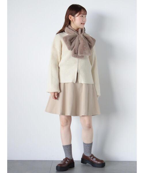 ehka sopo(エヘカソポ)の「リボンファーティペット(ストール/ショール・レディース・キナリ/ベージュ/キャメル・F)」の12枚目の写真