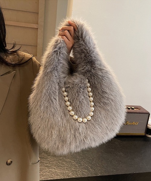 パールチェーン付きフェイクファーハンドバッグ（ハンドバッグ