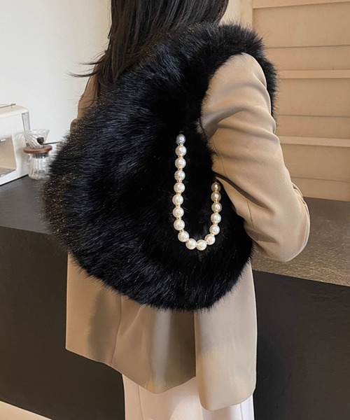 パールチェーン付きフェイクファーハンドバッグ（ハンドバッグ