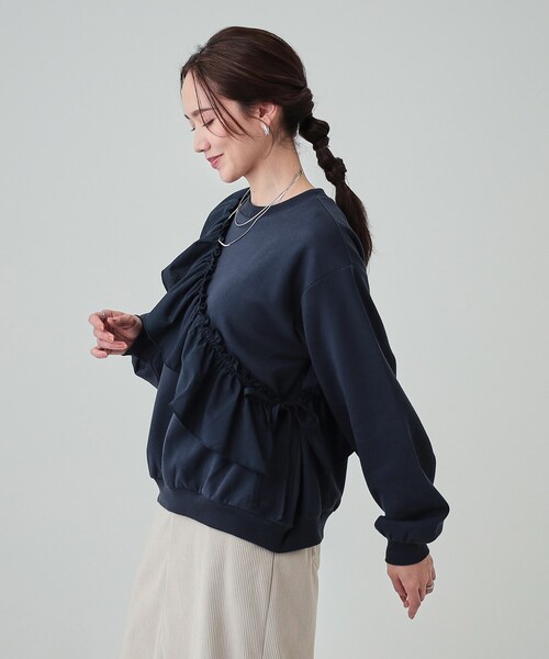 Cutie Blonde(キューティーブロンド)の「◆【S-LL】アシメフリル裏起毛スウェット(スウェット・レディース・ブラック/ホワイト/ネイビー・01/02/03/04)」の12枚目の写真