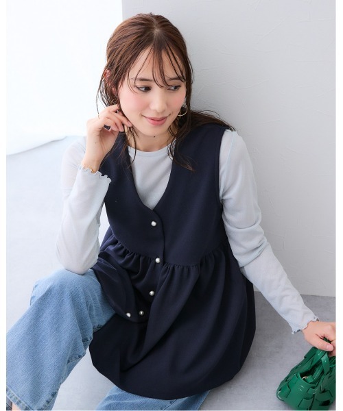 7days Life Styling（セブンデイズライフスタイリング）の「パール調ボタンペプラム切替ジレ　カットソー素材（ベスト・レディース・ブラック/ネイビー・LL/L/M/S/3L/4L/5L/6L）」の5枚目の写真