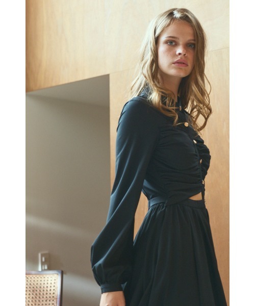 Estella.K（エステラケー）の「Alessia Dress ギャザーリングカットアウトドレス（ワンピース・レディース・ブラック/ベージュ系・FREE）」の4枚目の写真