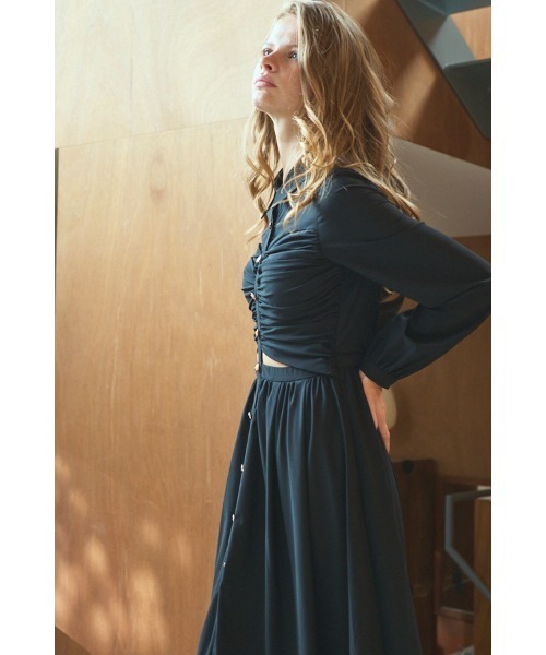 Estella.K（エステラケー）の「Alessia Dress ギャザーリングカットアウトドレス（ワンピース・レディース・ブラック/ベージュ系・FREE）」の6枚目の写真