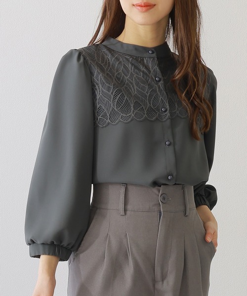 Lace Ladies(レースレディース)の「バンドカラー レース レイヤード 7分袖 フレア ブラウス(シャツ/ブラウス・レディース・アイボリー/ネイビー/ブラック/チャコールグレー・FREE/S)」の3枚目の写真