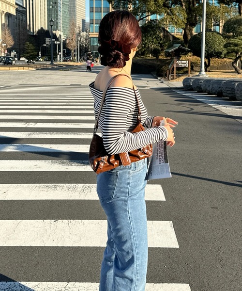 efill(エフィル)の「オフショル ストライプ 長袖 tシャツ(Tシャツ/カットソー・レディース・ブラック/グレー・FREE)」の22枚目の写真