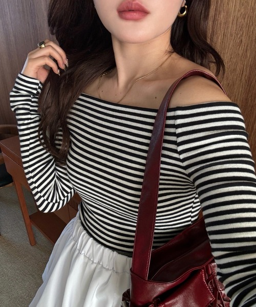 efill(エフィル)の「オフショル ストライプ 長袖 tシャツ(Tシャツ/カットソー・レディース・ブラック/グレー・FREE)」の21枚目の写真