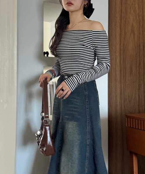 efill(エフィル)の「オフショル ストライプ 長袖 tシャツ(Tシャツ/カットソー・レディース・ブラック/グレー・FREE)」の6枚目の写真