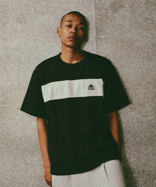 Kappa(カッパ)の「カラーブロック切替半袖Tシャツ (ユニセックス)(Tシャツ/カットソー・メンズ・ブラック/ホワイト・MEDIUM/LARGE/X-LARGE)」の1枚目の写真