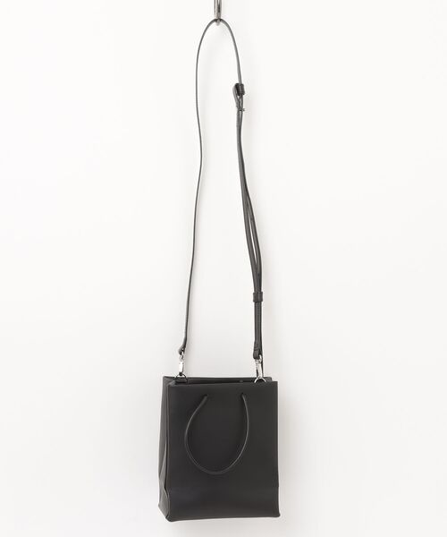 UNKNOWN PRODUCTS(アンノウンプロダクツ)の「Leather Paper Bag Small(ショルダーバッグ・レディース・ホワイト/ブラック・ONE SIZE)」の3枚目の写真