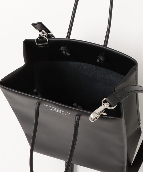 UNKNOWN PRODUCTS(アンノウンプロダクツ)の「Leather Paper Bag Small(ショルダーバッグ・レディース・ホワイト/ブラック・ONE SIZE)」の5枚目の写真