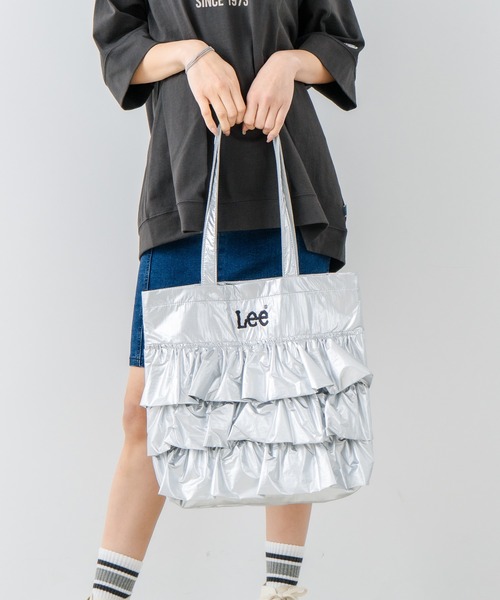 Lee(リー)の「【LEE/リー】【大ぶりフリルが主役】フリルBIGトートバッグ 大人可愛い キャンバスバッグ 華やかカジュアル(トートバッグ・レディース・ブラック/オフホワイト/シルバー/ブルー・FREE)」の10枚目の写真