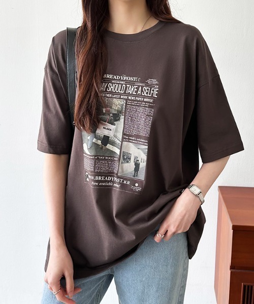 COCOMOMO（ココモモ）の「【6色展開】 プリントTシャツ オーバーサイズ 綿100 コットンTシャツ（Tシャツ/カットソー・レディース・ブラック/ワイン/ダークグレー/ベージュ/ホワイト/ダークブラウン・FREE）」の5枚目の写真