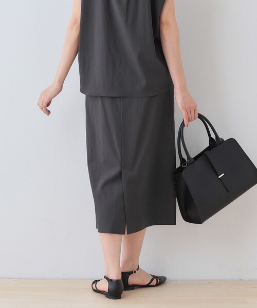 INDIVI(インディヴィ)の「【洗える/SETUP可能/UVケア】ストレートラインスカート(スカート・レディース・スミクロ/ベージュ/ネイビー/ブラック・03/05/13/15 /19/36/38/40)」の16枚目の写真