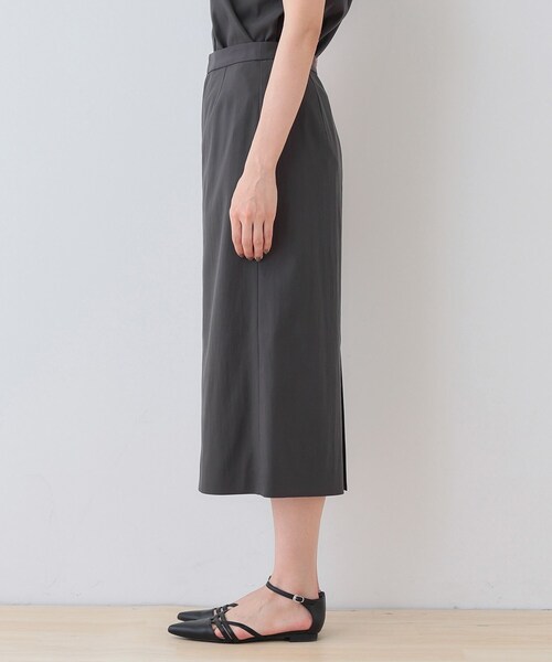INDIVI(インディヴィ)の「【洗える/SETUP可能/UVケア】ストレートラインスカート(スカート・レディース・スミクロ/ベージュ/ネイビー/ブラック・03/05/13/15 /19/36/38/40)」の9枚目の写真