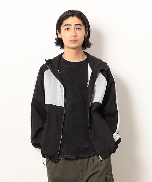 Purple&Yellow(パープルアンドイエロー)の「シアーナイロンフードブルゾン(ブルゾン・メンズ・ベージュ/ブラック/パープル・LARGE/MEDIUM/SMALL)」の2枚目の写真