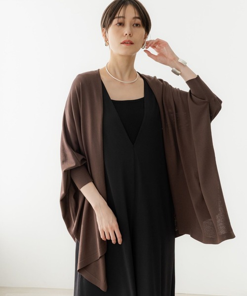 Elura（エルーラ）の「サラサラタッチドルマンカーディガン/321512（カーディガン/ボレロ・レディース・ダークブラウン/ネイビー/グレイッシュベージュ/ブラック・FREE）」の2枚目の写真