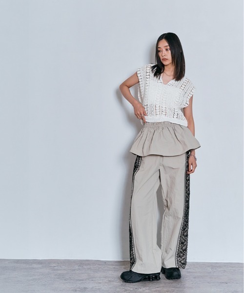 W:Huku(フーク)の「Vネック クロシェ ニット トップス / ノースリーブ フレンチスリーブ 袖なし(ニット/セーター・レディース・アイボリー/オフホワイト・FREE)」の8枚目の写真
