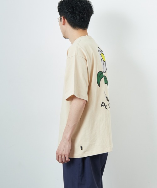 POLeR（ポーラー）の「[POLeR/ポーラー] 別注 フラワー バックプリント ショートスリーブTシャツ（Tシャツ/カットソー・レディース・ブラック/ホワイト/ベージュ・M/L）」の10枚目の写真