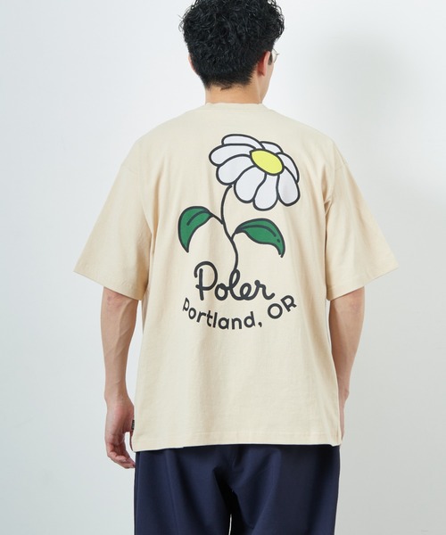 POLeR（ポーラー）の「[POLeR/ポーラー] 別注 フラワー バックプリント ショートスリーブTシャツ（Tシャツ/カットソー・レディース・ブラック/ホワイト/ベージュ・M/L）」の11枚目の写真