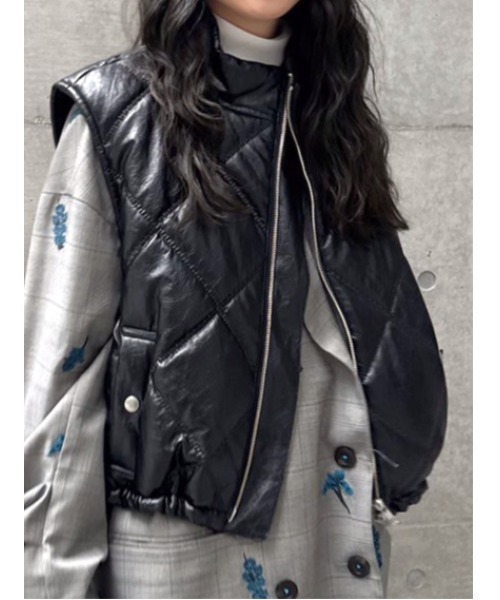 ジャケット・アウター AMERISYNTHETIC LEATHER QUILTING MINIVEST SYNTHETIC LEATHER QUILTING MINI VEST（ベスト）｜Ameri（アメリ）の