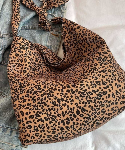REBALANCE（リバランス）の「ヒョウ柄ショルダーバッグ（ショルダーバッグ・レディース・B/A・ONE SIZE）」の4枚目の写真