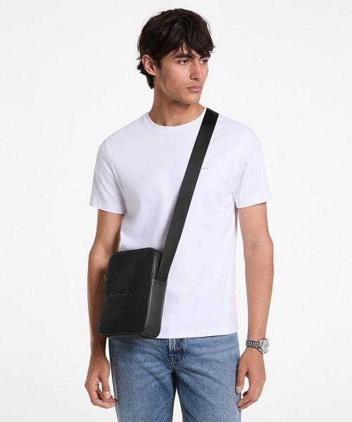 MICHAEL KORS（マイケルコース）の「COOPER エンボス ペブルレザー フライトバッグ（ショルダーバッグ・メンズ・ブラック・FREE）」の5枚目の写真