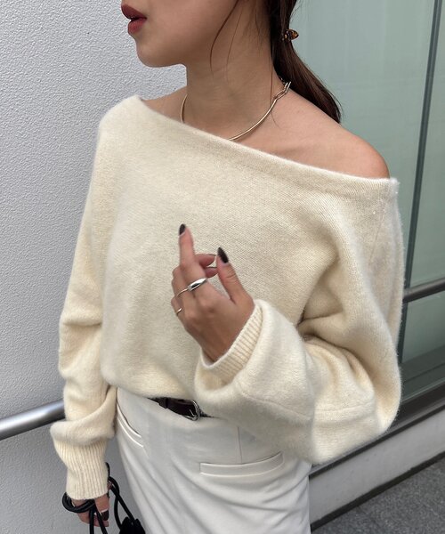 SHENERY（シーナリー）の「ファーウールオフショルニット（ニット/セーター・レディース・オフホワイト/モカ・FREE）」の17枚目の写真