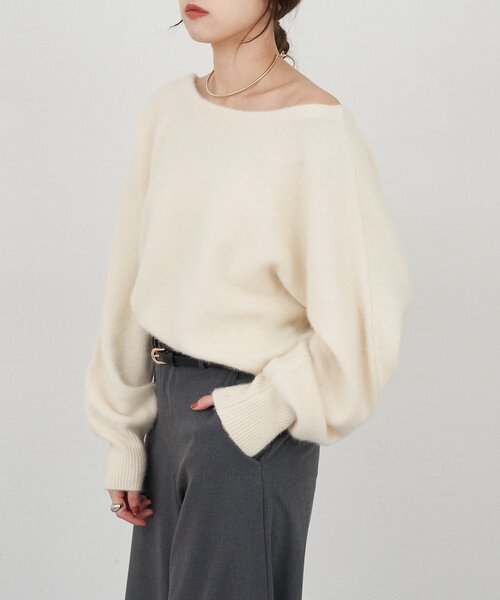 SHENERY（シーナリー）の「ファーウールオフショルニット（ニット/セーター・レディース・オフホワイト/モカ・FREE）」の4枚目の写真