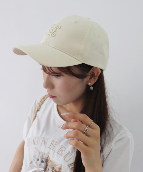 INGNI（イング）の「エンブレム刺繍キャップ（キャップ・レディース・アイボリー/ブラック/ベージュ・ONE SIZE）」の8枚目の写真